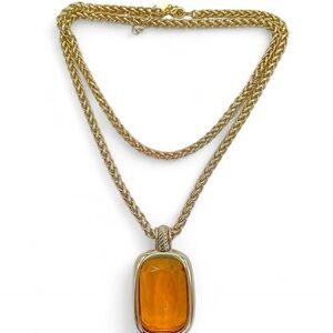 Chic Gold and Amber Pendant Necklace